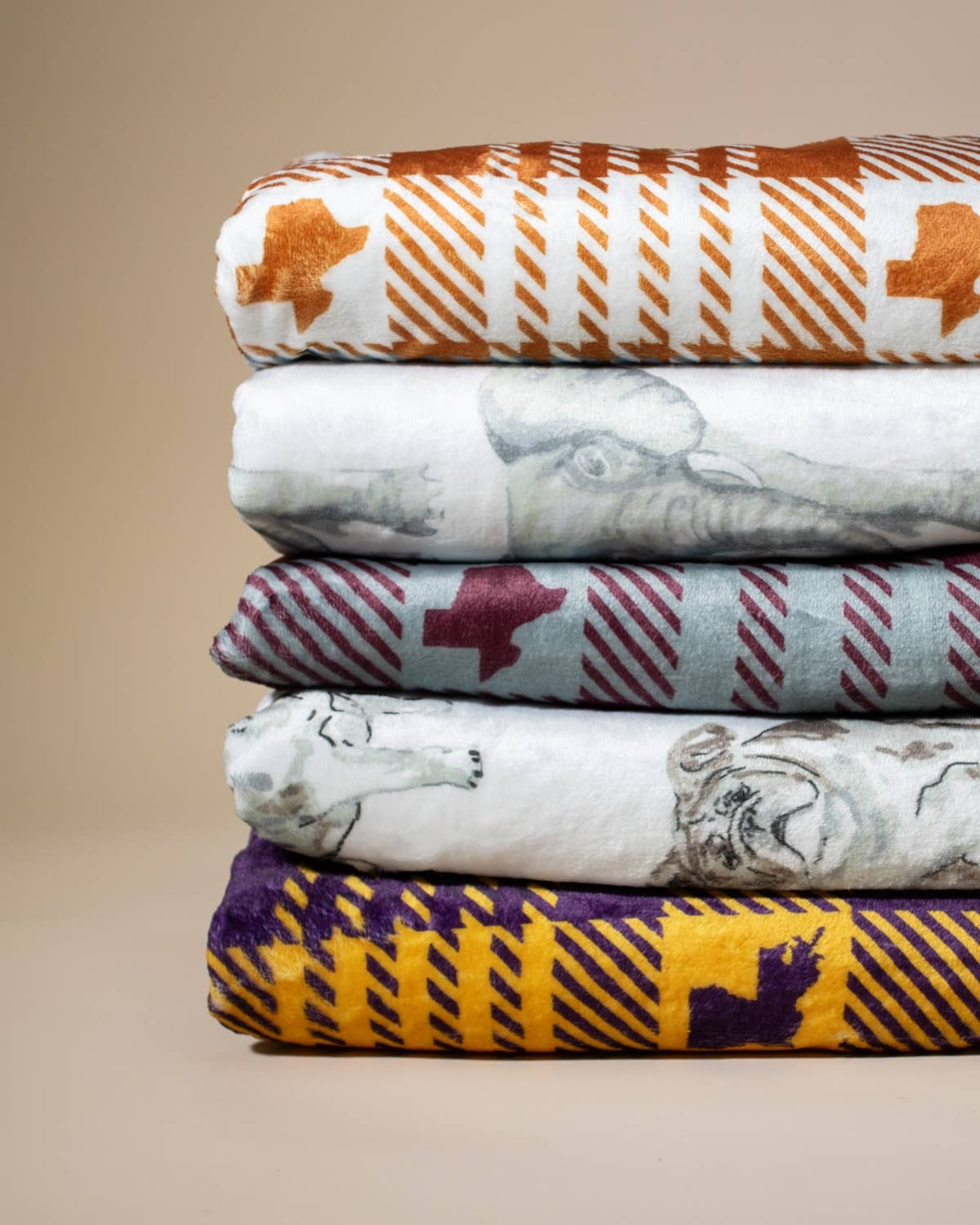 Forever Bulldog Throw  White/Multi  50x60