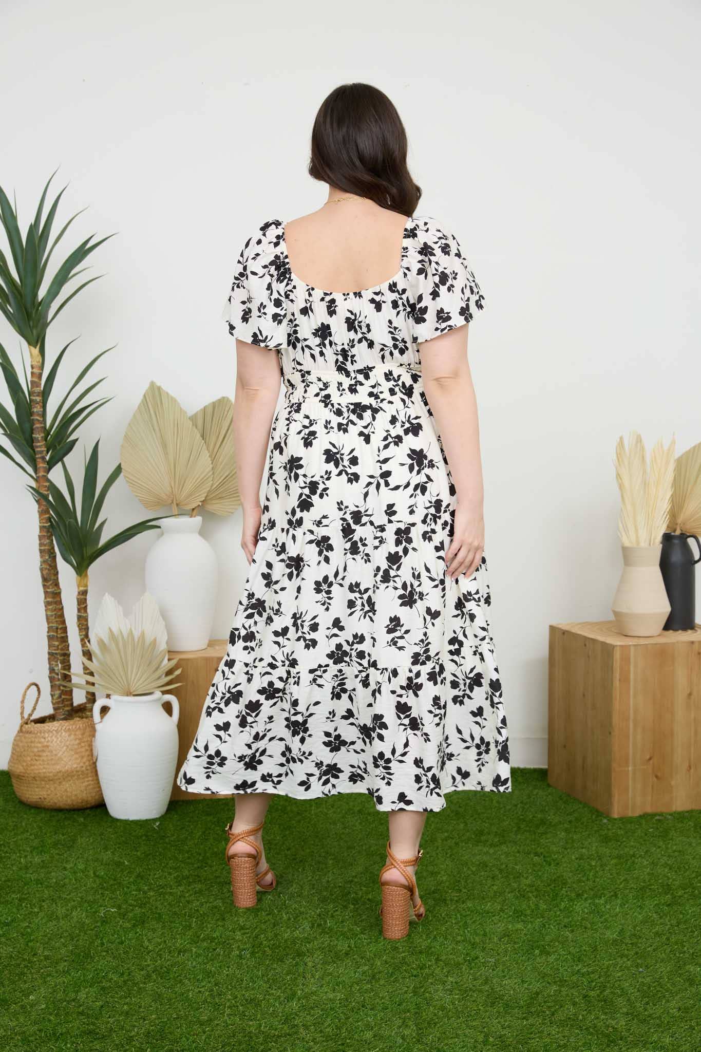 Blu Pepper - PLUS FLORAL SCOOP NECK FLOUNCE SLEEVE MIDI DRESS