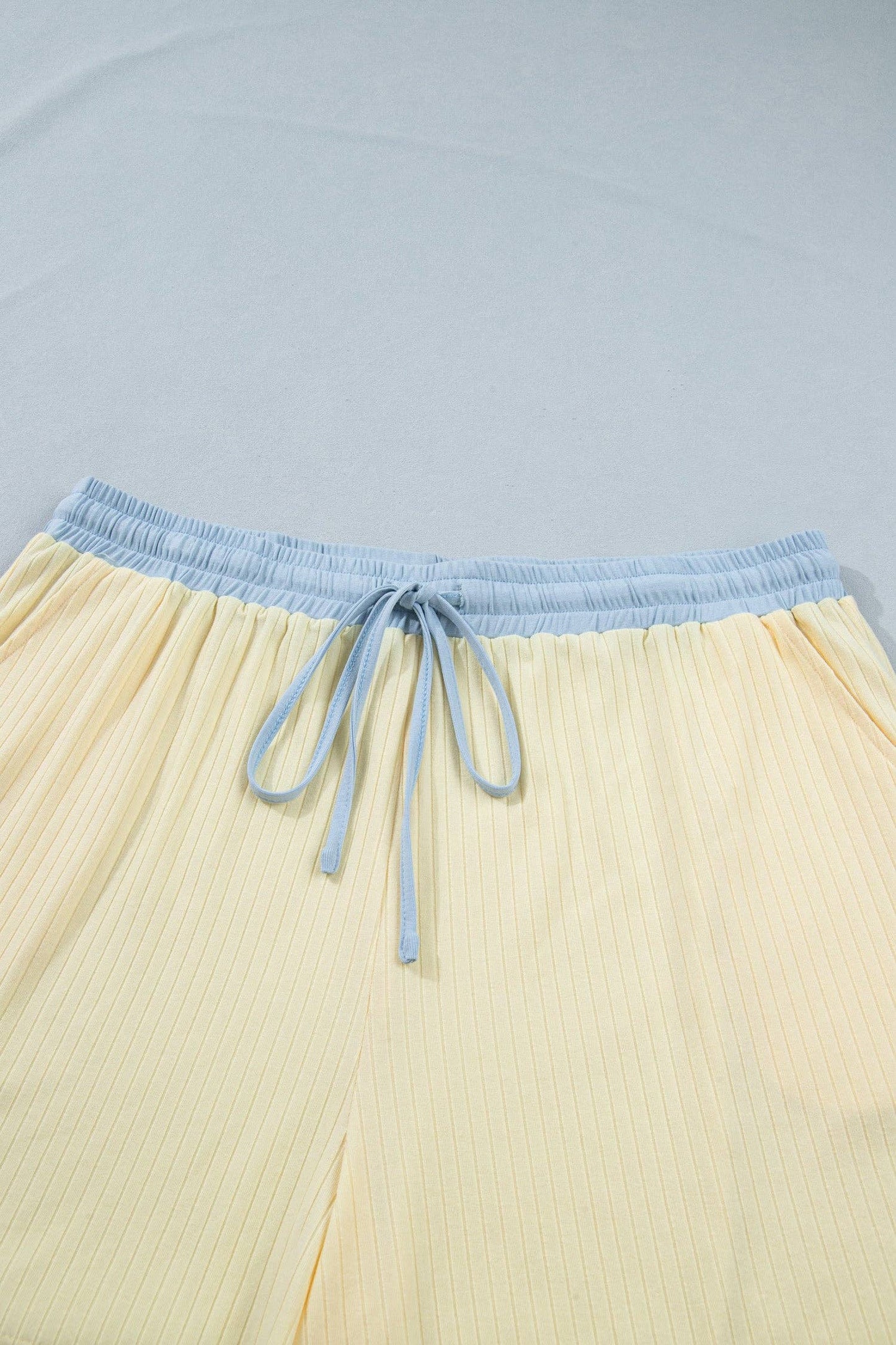 Plus Size Colorblock Trim Ribbed Top & Shorts Set