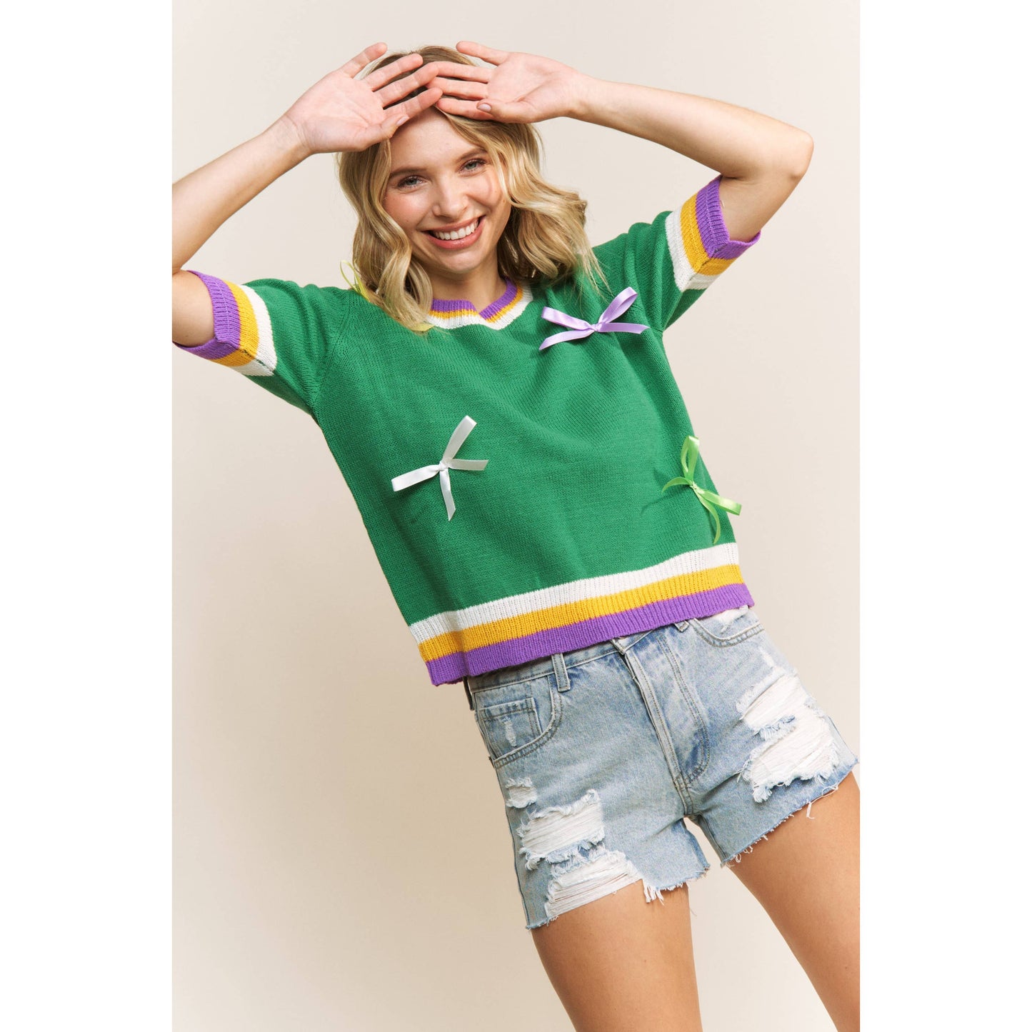 MARDI GRAS BOW DETAIL SHORT SLEEVE PULLOVER TOP