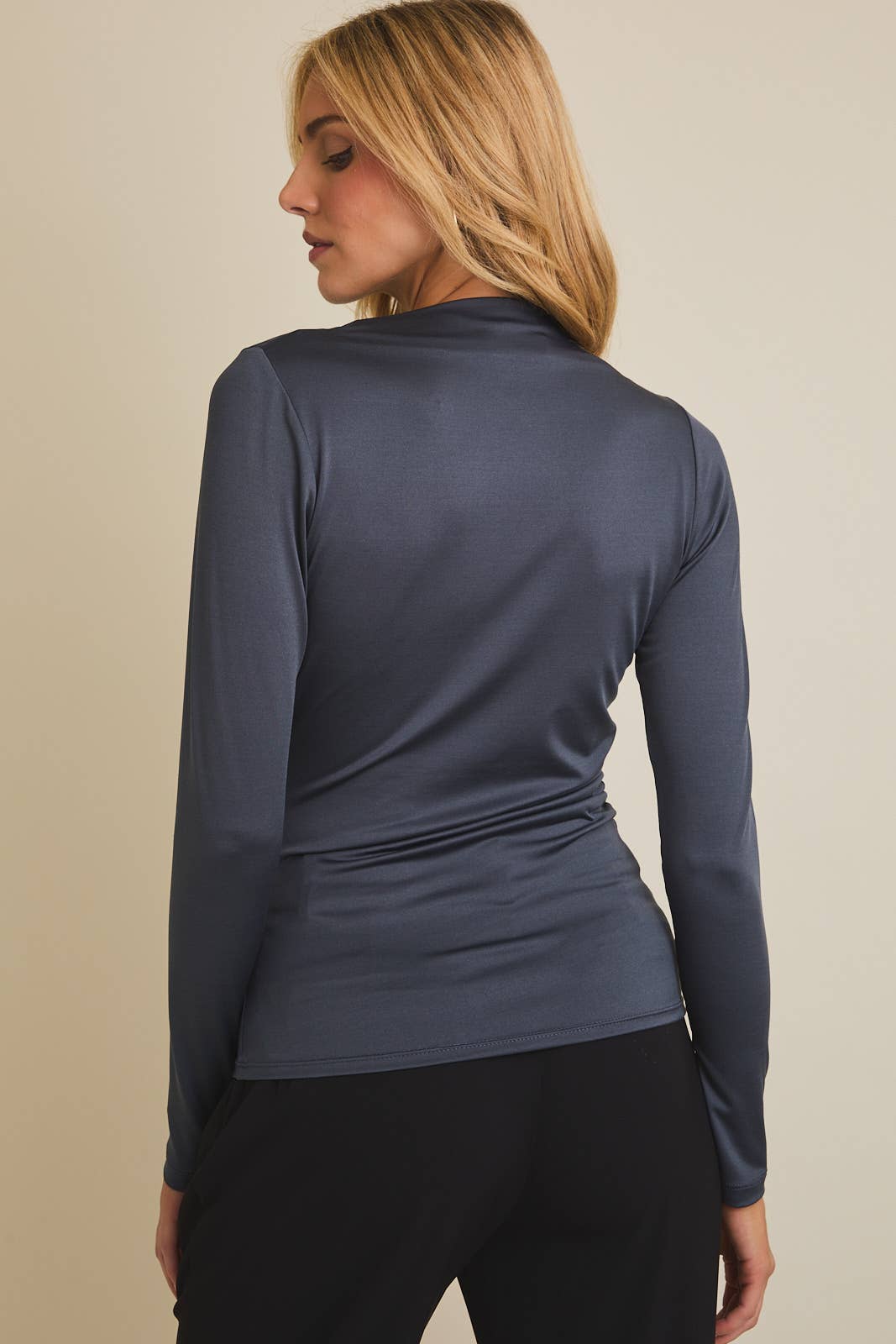 MOCK NECK LONG SLEEVE SHIRRING DETAIL TOP