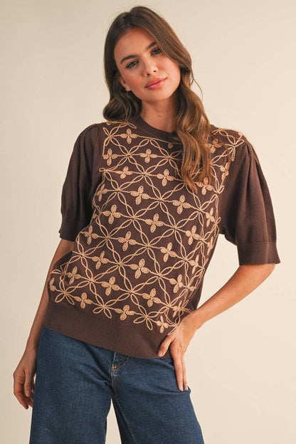 SHORT PUFF SLEEVE EMBROIDERY FRONT SWEATER