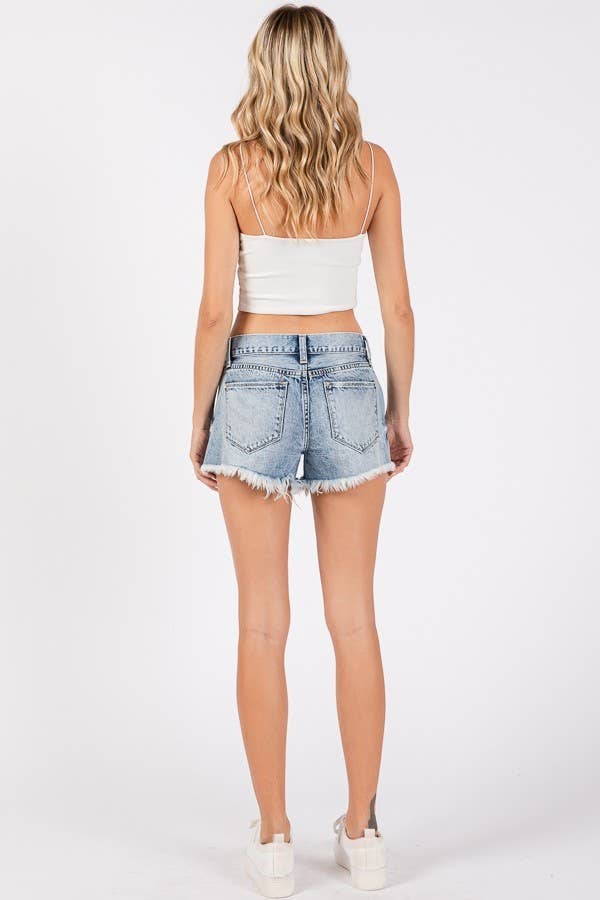 Petra153 - P1353R-LA MID RISE RIGID PATCHED SHORTS W/ FRAYED HEM