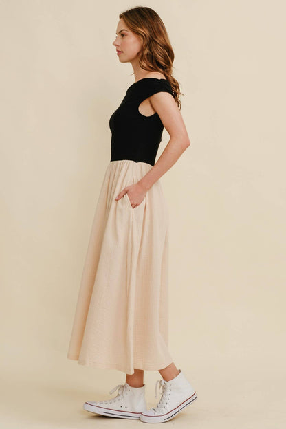 Cloud Ten - CD17609 - OFF SHOULDER CONTRAST MAXI DRESS