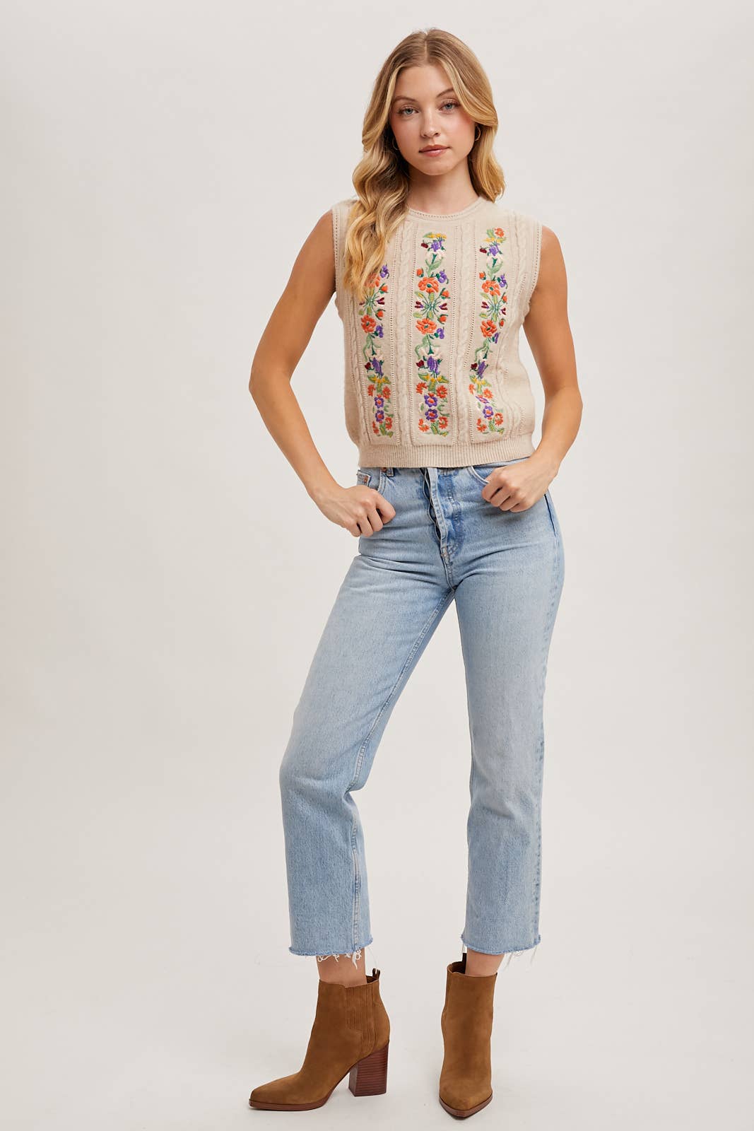 EMBROIDERED SLEEVELESS KNIT TANK TOP