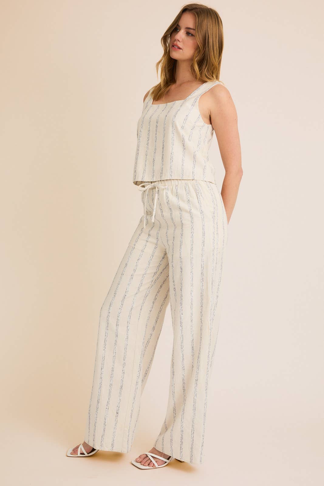 GILLI - SQUARE NECK TOP AND ELASTIC WAIST TIE ABSTRACT PRINT PANTS